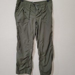 The North Face Alam Cargo Pants size 10 Short  roll up green